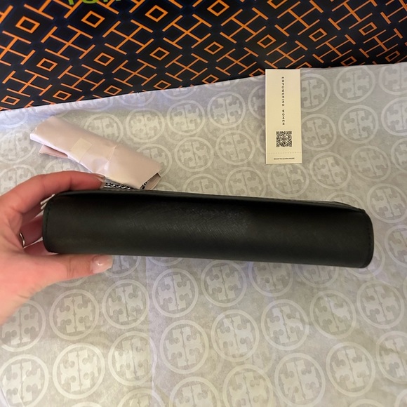 Tory Burch Emerson Wallet on a Chain Crossbody Bag Black Silver - Picture 5 of 12